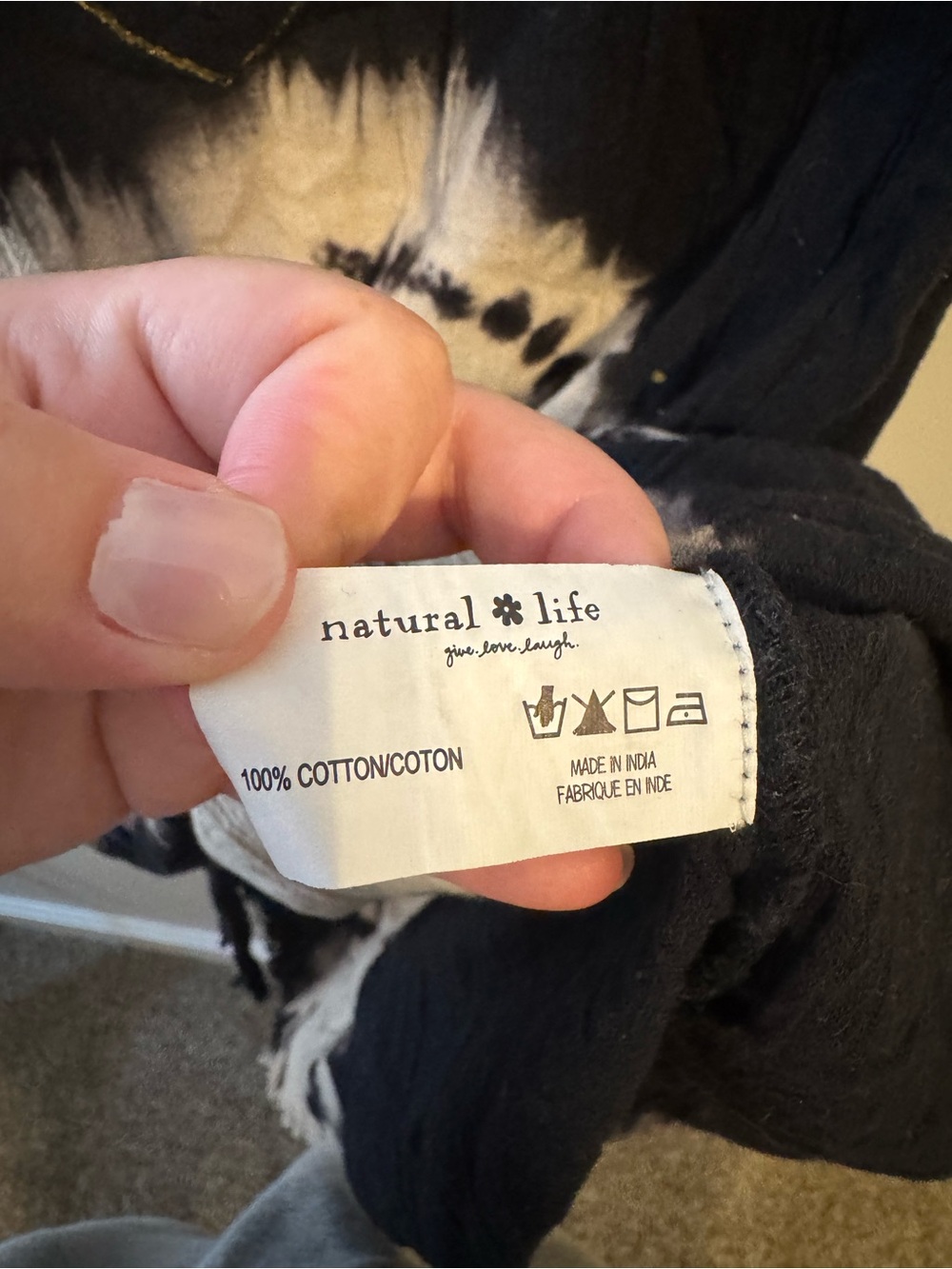 NATURAL LIFE Black & Cream Tie-Dye Heart V-Neck Tunic - Picture 4 of 4